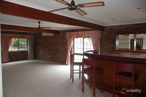 Property photo of 4 Darling Court Mount Ommaney QLD 4074