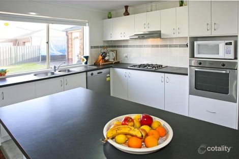 Property photo of 18 Connewarre Close Manor Lakes VIC 3024