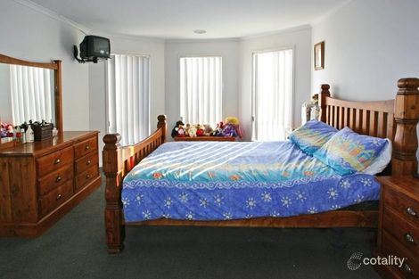 Property photo of 18 Connewarre Close Manor Lakes VIC 3024