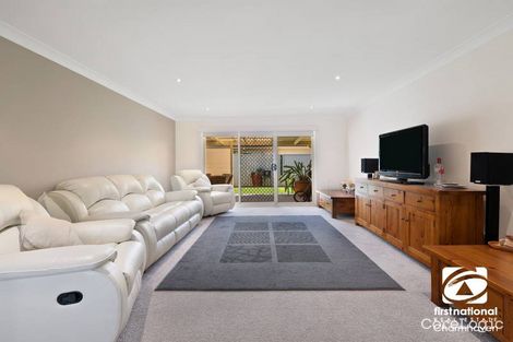 Property photo of 2 Oakridge Place Woongarrah NSW 2259