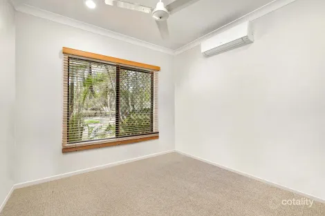 Property photo of 13 Flagstone Terrace Smithfield QLD 4878
