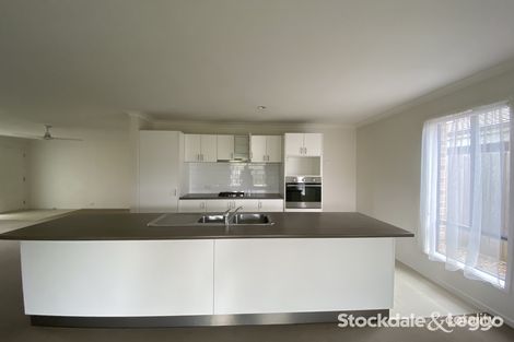 Property photo of 8 Graduation Place Churchill VIC 3842