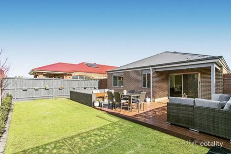 Property photo of 42 Hayton Park Boulevard Cranbourne West VIC 3977