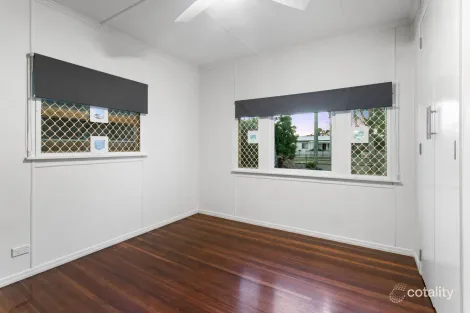 Property photo of 124 Maine Road Clontarf QLD 4019