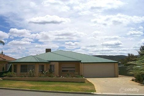 7 Skye Cl, Camillo, WA 6111