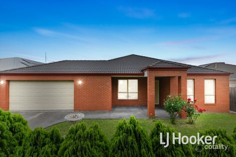 10 Baynton Cres, Lynbrook, VIC 3975