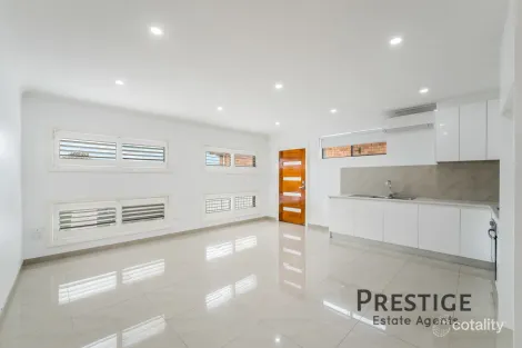 Property photo of 7 Merlot Place Edensor Park NSW 2176