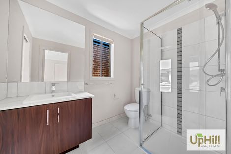 Property photo of 17 Langshan Road Clyde North VIC 3978