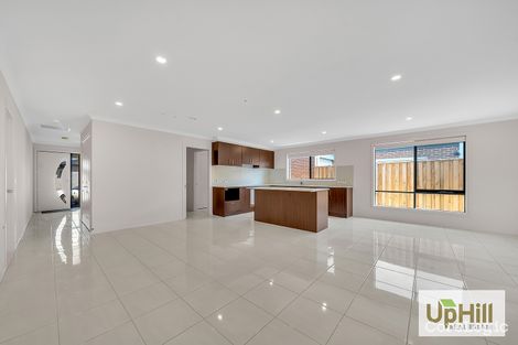 Property photo of 17 Langshan Road Clyde North VIC 3978