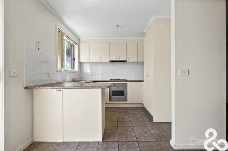 Property photo of 21 Pace Circuit South Morang VIC 3752