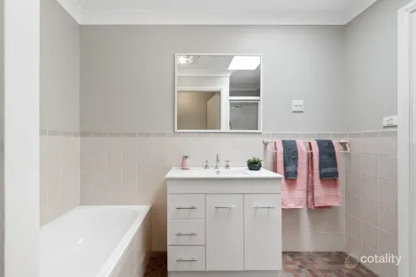 Property photo of 4/14-16 Second Street Warragamba NSW 2752