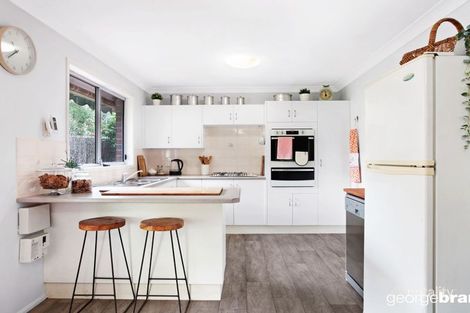 Property photo of 8 John Howe Place Point Clare NSW 2250