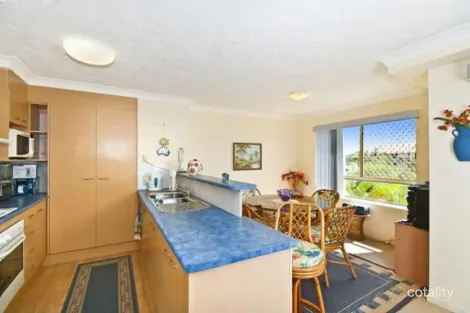 5/4 Mountain View Ave, Miami, QLD 4220