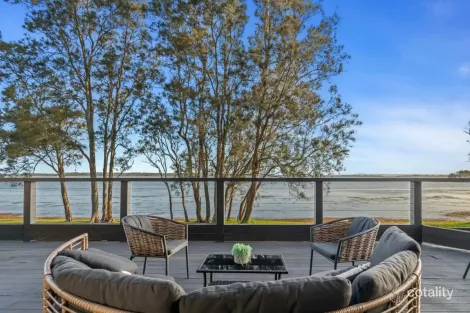 Property photo of 170 Scenic Drive Budgewoi NSW 2262