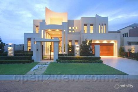 8 Westminster Ct, Paradise Point, QLD 4216