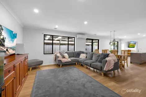 Property photo of 72 Davey Drive Trafalgar VIC 3824