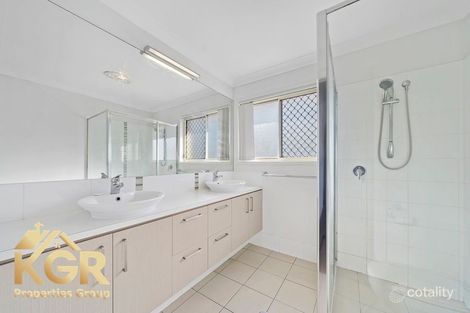Property photo of 13 Emerson Close Durack QLD 4077