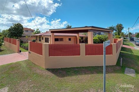 Property photo of 9 Merrimac Boulevard Broadbeach Waters QLD 4218