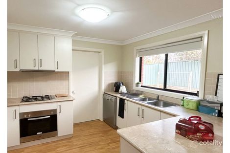 Property photo of 1/8 Protea Place Forest Hill NSW 2651