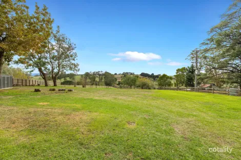 Property photo of 526 Lardners Track Drouin East VIC 3818