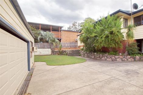 Property photo of 31 Kenley Crescent Macquarie Hills NSW 2285