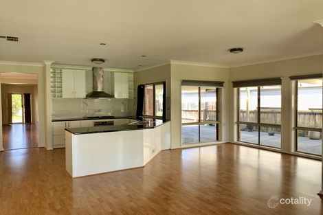 Property photo of 5 Stockmans Circuit Pakenham VIC 3810