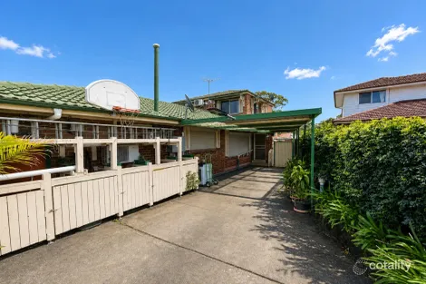 1/11 COORABIN PL, RIVERWOOD, NSW 2210
