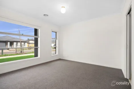 Property photo of 48 Sunlight Circuit Lara VIC 3212