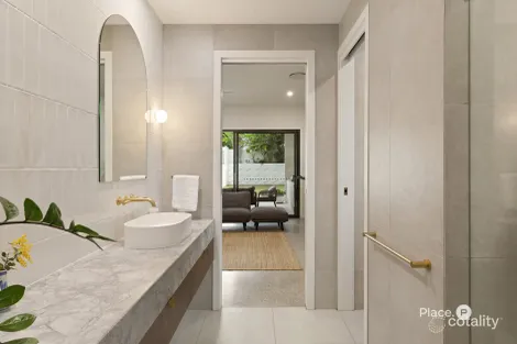 Property photo of 91 Thynne Avenue Norman Park QLD 4170