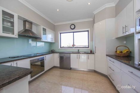 Property photo of 1 Avonlea Place Orange NSW 2800