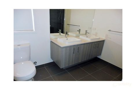 Property photo of 5 Timble Way Clyde North VIC 3978