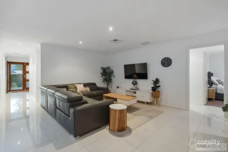 Property photo of 38 Hollins Bend Madeley WA 6065