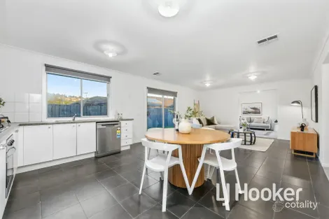 Property photo of 4 Laurel Lane Pakenham VIC 3810