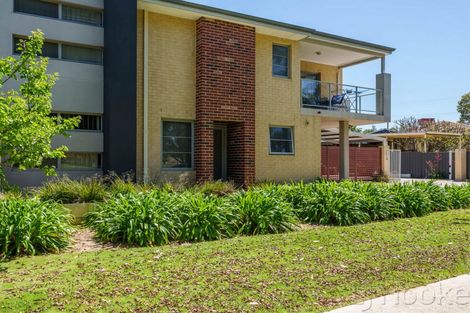 2/3 Packham Rd, Hamilton Hill, WA 6163