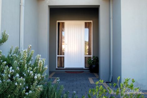 Property photo of 21 Claridge Circle Thornlie WA 6108