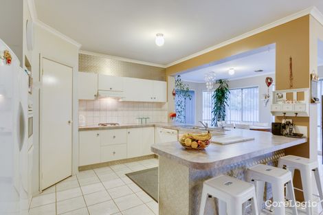 Property photo of 2 Glover Court Taylors Lakes VIC 3038