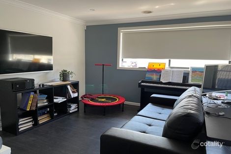 Property photo of 10 Hillhouse Crescent Bundoora VIC 3083