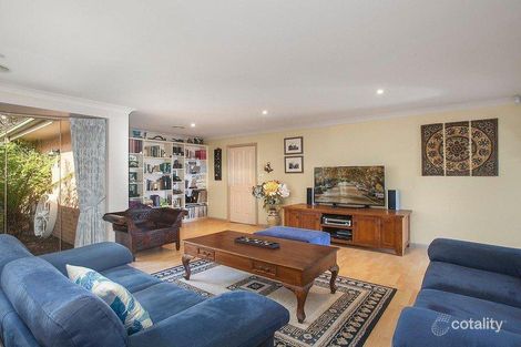 Property photo of 28 Carolyn Jackson Drive Jerrabomberra NSW 2619