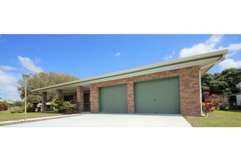 Property photo of 11 Searle Court Ayr QLD 4807