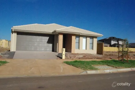 16 Quarters St, Aintree, VIC 3336