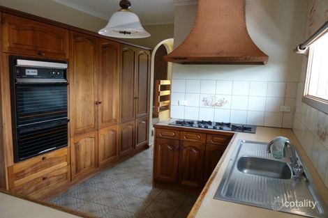 Property photo of 17 Christina Court Avondale Heights VIC 3034