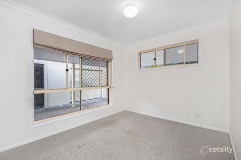 Property photo of 27 Beaufront Place Forest Lake QLD 4078