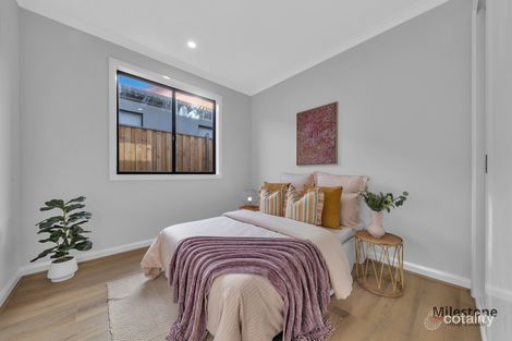 Property photo of 18 Willowmoore Grove Tarneit VIC 3029