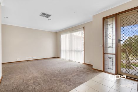 Property photo of 21 Kintore Close Sunbury VIC 3429