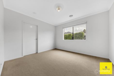 Property photo of 15 Iron Bridge Road Craigieburn VIC 3064