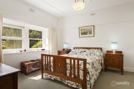 Property photo of 2 Westbourne Grove Camberwell VIC 3124