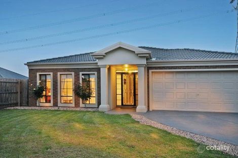 15 Bruxner Way, Taylors Lakes, VIC 3038