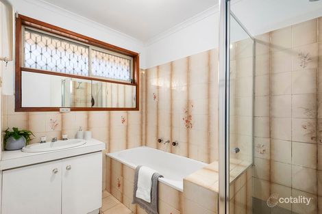 Property photo of 70 Kinterbury Drive Kings Park VIC 3021