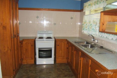 6 Cromwell St, Battery Hill, QLD 4551