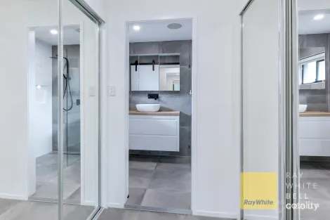 Property photo of 46 Numeralla Avenue Ashmore QLD 4214